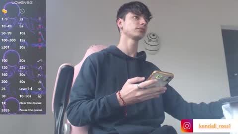 kendall ross online show from 10-26-25, 03:07