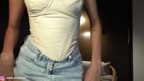 Snapshot of kendall_ruiiz chatting on 01-09-25, 03:47 Andrea online show from 01-09-25, 03:47