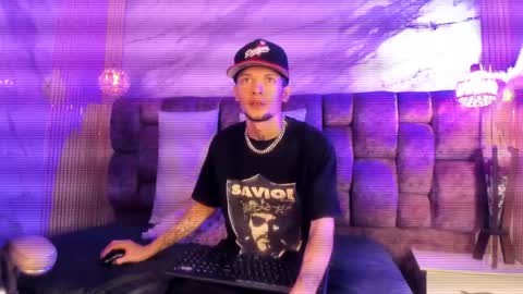 Snapshot of kendalltaylorr chatting on 05-26-26, 02:51 Kendall and Taylor online show from 05-26-26, 02:51
