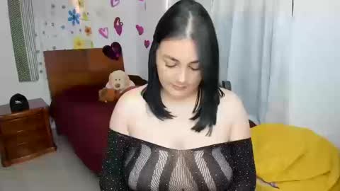 Snapshot of kendallwrist chatting on 10-17-25, 03:36 Fernanda online show from 10-17-25, 03:36