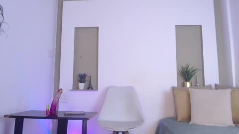 KENDALL  online show from 05-21-26, 04:08