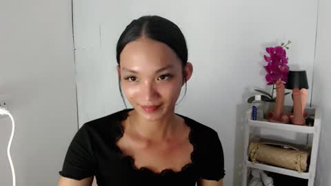 Snapshot of kendalsexslut_ chatting on 10-24-25, 05:53 KENDAL online show from 10-24-25, 05:53