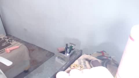 Snapshot of kendalveronika chatting on 12-03-25, 08:12 kendalveronika online show from 12-03-25, 08:12