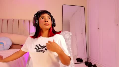 Lu online show from 06-04-26, 01:44
