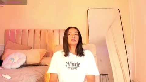 Lu online show from 07-17-26, 01:01