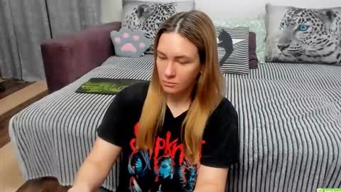 Snapshot of kendra_xx_ chatting on 02-01-26, 12:09 Kendra online show from 02-01-26, 12:09