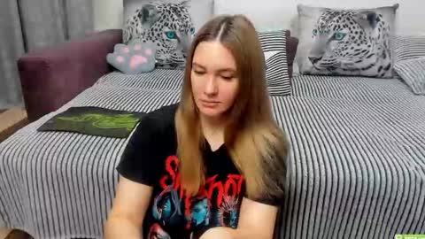 Snapshot of kendra_xx_ chatting on 02-01-26, 11:47 Kendra online show from 02-01-26, 11:47