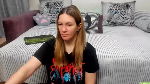 Snapshot of kendra_xx_ chatting on 02-04-26, 12:16 Kendra online show from 02-04-26, 12:16