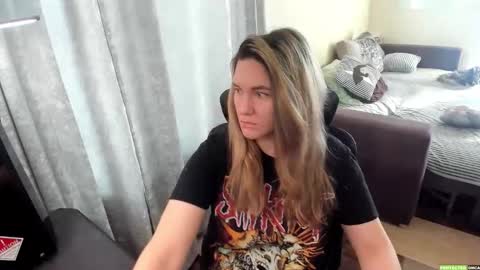 Snapshot of kendra_xx_ chatting on 02-15-26, 08:02 Kendra online show from 02-15-26, 08:02