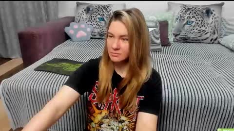 Snapshot of kendra_xx_ chatting on 02-17-26, 12:40 Kendra online show from 02-17-26, 12:40