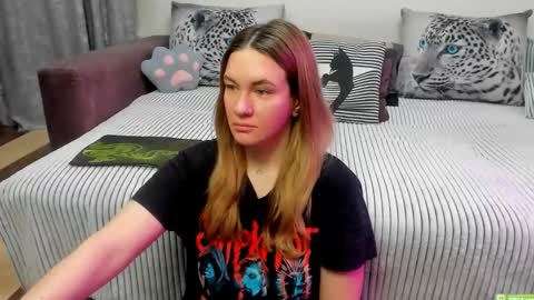 Snapshot of kendra_xx_ chatting on 03-04-26, 12:27 Kendra online show from 03-04-26, 12:27