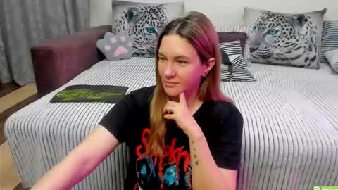 Snapshot of kendra_xx_ chatting on 03-05-26, 11:56 Kendra online show from 03-05-26, 11:56