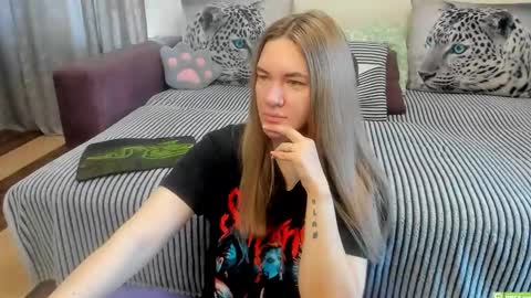Kendra online show from 05-15-26, 01:01