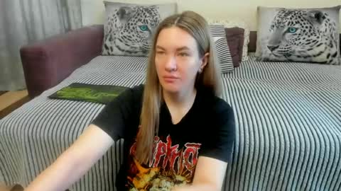 Snapshot of kendra_xx_ chatting on 06-15-26, 11:40 Kendra online show from 06-15-26, 11:40