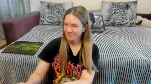 Snapshot of kendra_xx_ chatting on 06-17-26, 11:49 Kendra online show from 06-17-26, 11:49
