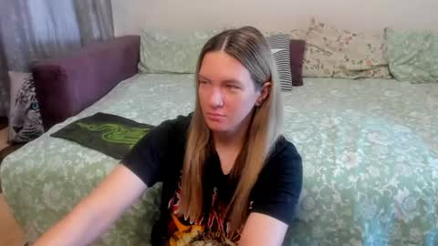 Snapshot of kendra_xx_ chatting on 07-02-26, 12:10 Kendra online show from 07-02-26, 12:10