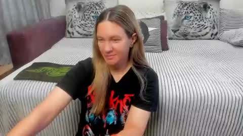 Snapshot of kendra_xx_ chatting on 07-27-26, 11:45 Kendra online show from 07-27-26, 11:45