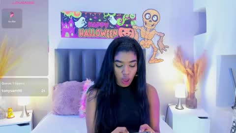 Snapshot of kendrachavez_ chatting on 10-29-25, 09:27 kendrachavez_ online show from 10-29-25, 09:27