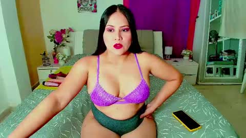 kendralove online show from 10-19-25, 03:18