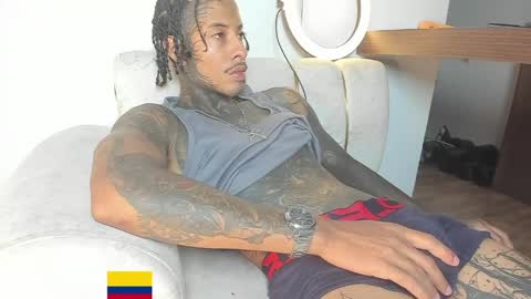 Snapshot of kendrik_brown chatting on 05-21-26, 02:46 kendrick brown online show from 05-21-26, 02:46