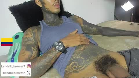 Snapshot of kendrik_brown chatting on 06-06-26, 02:33 kendrick brown online show from 06-06-26, 02:33
