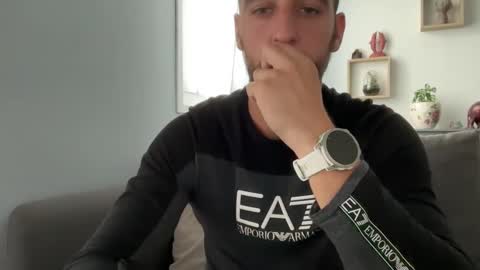 Snapshot of kendyalioui54 chatting on 12-03-24, 01:32 kevin ramos online show from 12-03-24, 01:32