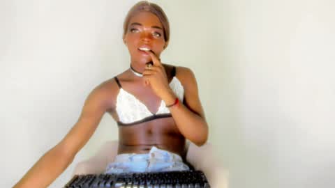 kenia_nihiara online show from 07-28-26, 05:56