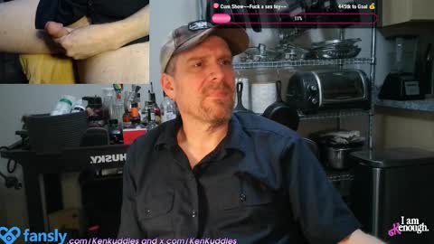 Snapshot of kenkuddles chatting on 01-22-25, 02:37 Ken Kuddles online show from 01-22-25, 02:37