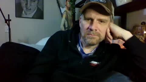 Snapshot of kenkuddles chatting on 01-23-25, 01:41 Ken Kuddles online show from 01-23-25, 01:41