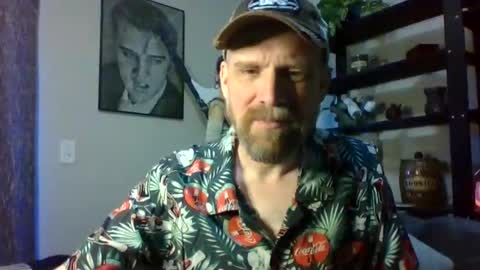 Snapshot of kenkuddles chatting on 02-18-25, 12:04 Ken Kuddles online show from 02-18-25, 12:04