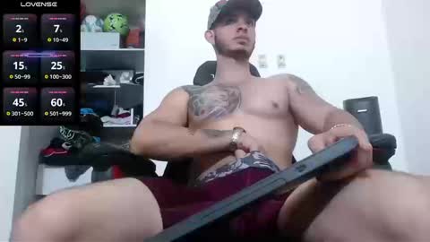 Snapshot of kenn_blake1 chatting on 09-20-25, 01:56 blake online show from 09-20-25, 01:56