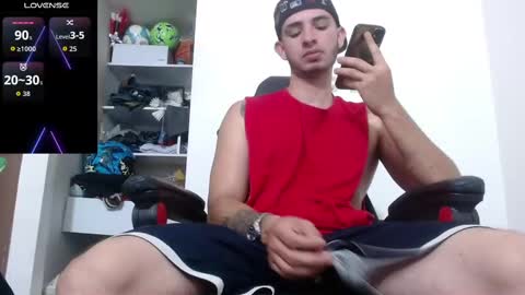 Snapshot of kenn_blake1 chatting on 09-23-25, 09:40 blake online show from 09-23-25, 09:40