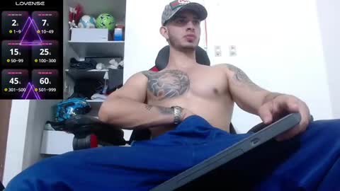 Snapshot of kenn_blake1 chatting on 09-27-25, 06:24 blake online show from 09-27-25, 06:24