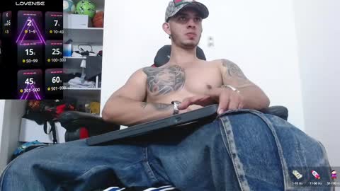 Snapshot of kenn_blake1 chatting on 10-02-25, 11:56 blake online show from 10-02-25, 11:56