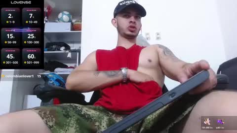 Snapshot of kenn_blake1 chatting on 10-15-25, 02:39 blake online show from 10-15-25, 02:39