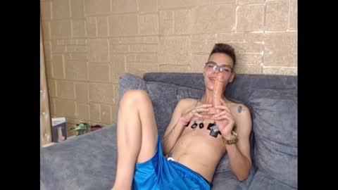 kenn_boy_ online show from 01-21-25, 08:54