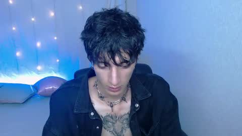 Snapshot of kenny__hot chatting on 12-13-24, 05:10 kenny online show from 12-13-24, 05:10