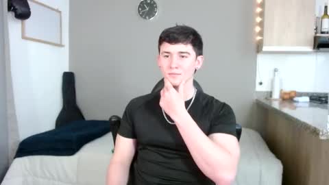 Santiago online show from 10-16-25, 03:40