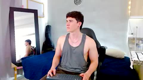 Santiago online show from 01-16-26, 04:38