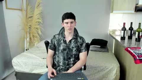 Santiago online show from 02-21-26, 07:31