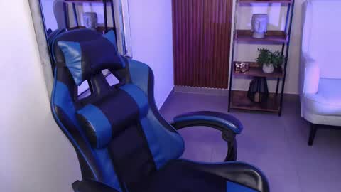 Kenya Buhle online show from 12-15-25, 06:12