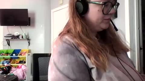 kenzibb online show from 10-28-25, 03:04