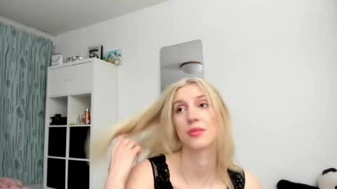 Kenzie online show from 04-20-26, 04:32