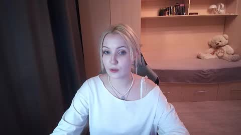 Snapshot of keralapidus chatting on 07-17-26, 01:07 Evelyn online show from 07-17-26, 01:07
