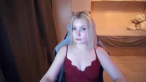 Snapshot of keralapidus chatting on 07-28-26, 08:52 Evelyn online show from 07-28-26, 08:52