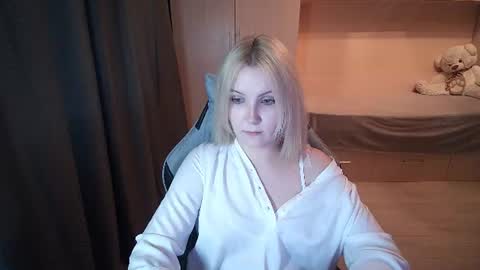 Snapshot of keralapidus chatting on 07-29-26, 03:10 Evelyn online show from 07-29-26, 03:10