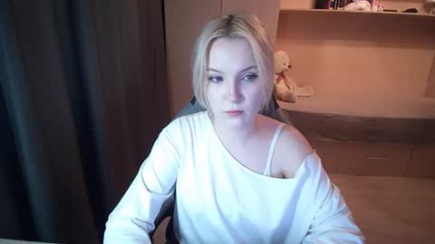 Snapshot of keralapidus chatting on 07-30-26, 03:11 Evelyn online show from 07-30-26, 03:11