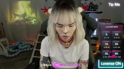 Snapshot of kerry_kirk chatting on 12-21-25, 09:33 Kerry online show from 12-21-25, 09:33