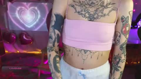 Snapshot of kerry_kirk chatting on 02-11-26, 10:26 Kerry online show from 02-11-26, 10:26