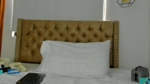 Kery Hillson online show from 09-26-25, 12:20